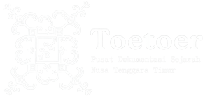 toetoer logo with traditional ornamental design